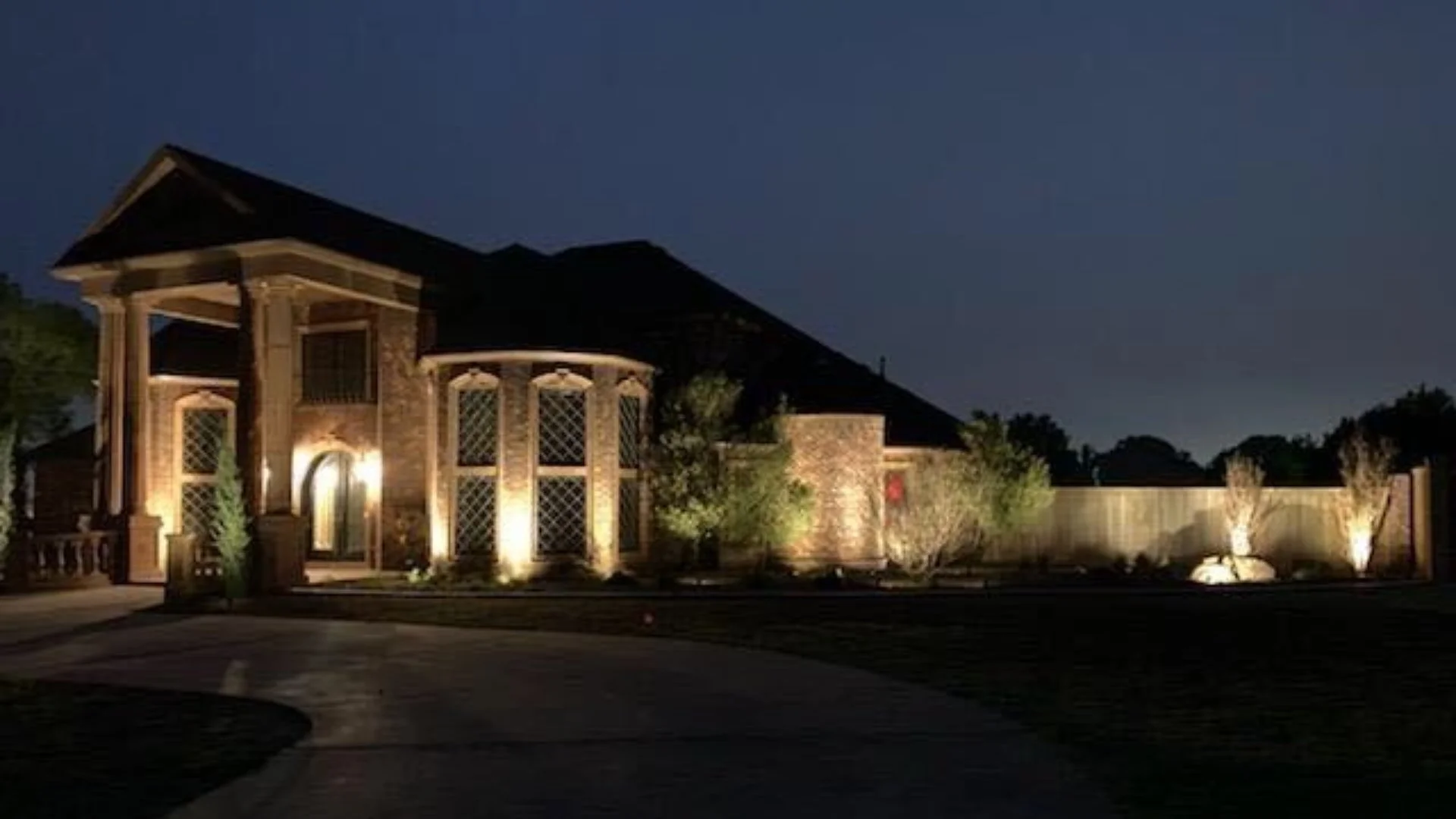 Upgrade Your Nighttime Landscape With These Lighting Techniques